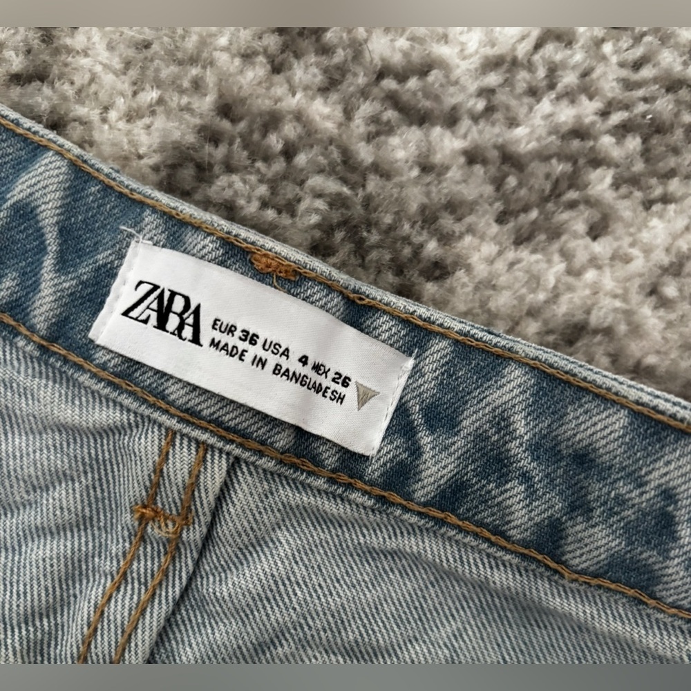 Zara High Rise Denim Cutoff Shorts Light Wash Size: 4 - Picture 4 of 4